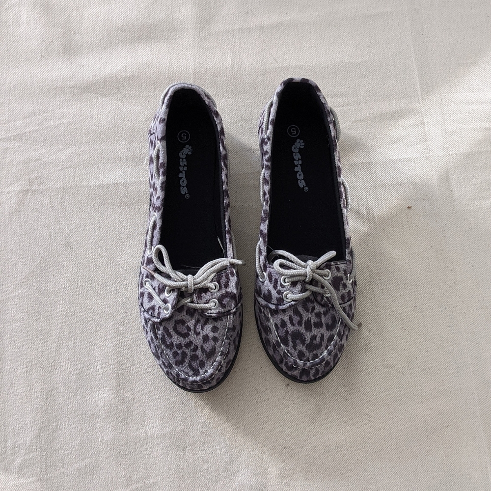 Grey Leopard Loafer Flats Sz 8